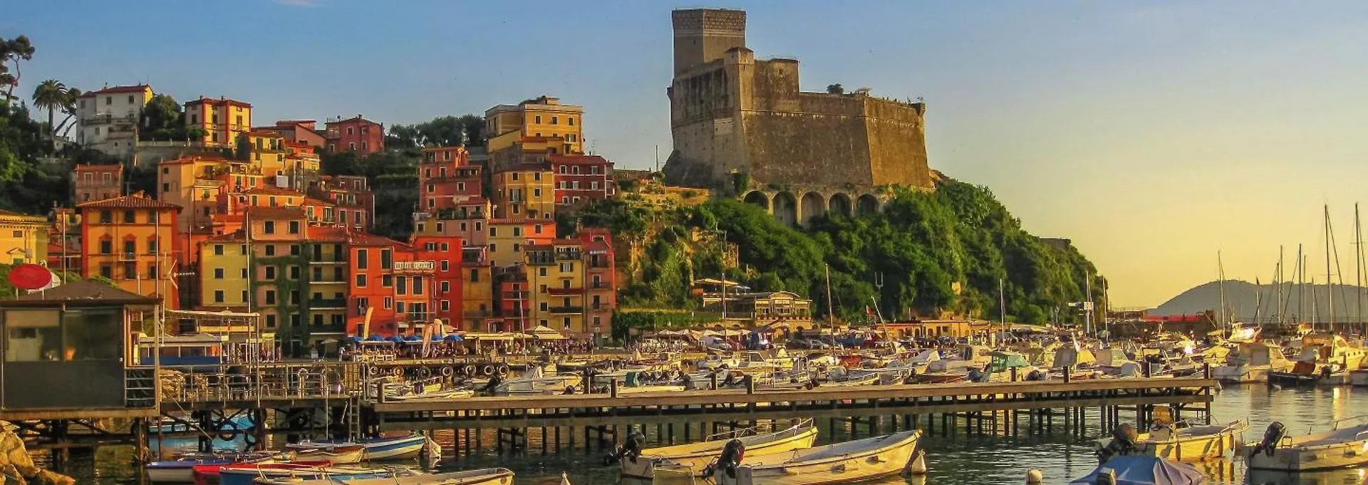 Appartamento Con Parcheggio Vicino Alla Stazione E Centro La Spezia
