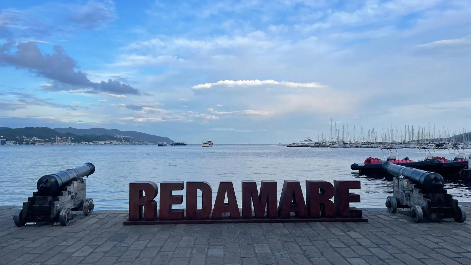Appartamento Con Parcheggio Vicino Alla Stazione E Centro La Spezia Italy