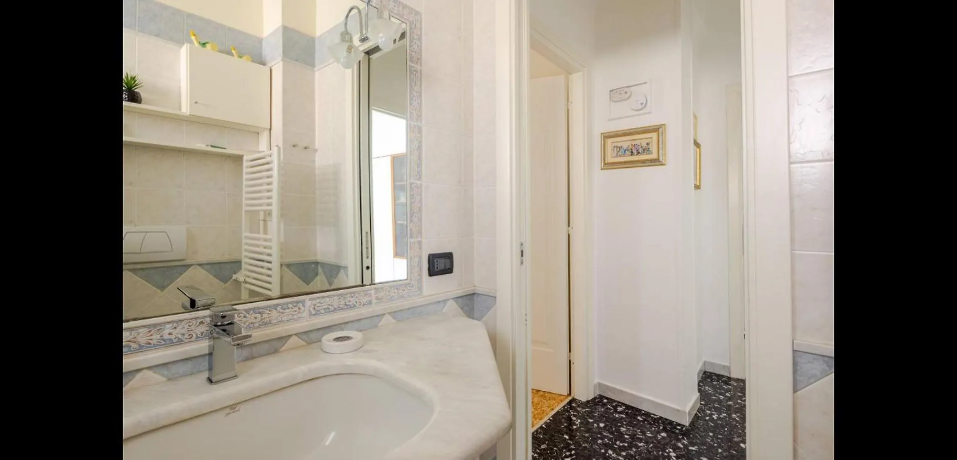 Apartment Appartamento Con Parcheggio Vicino Alla Stazione E Centro La Spezia