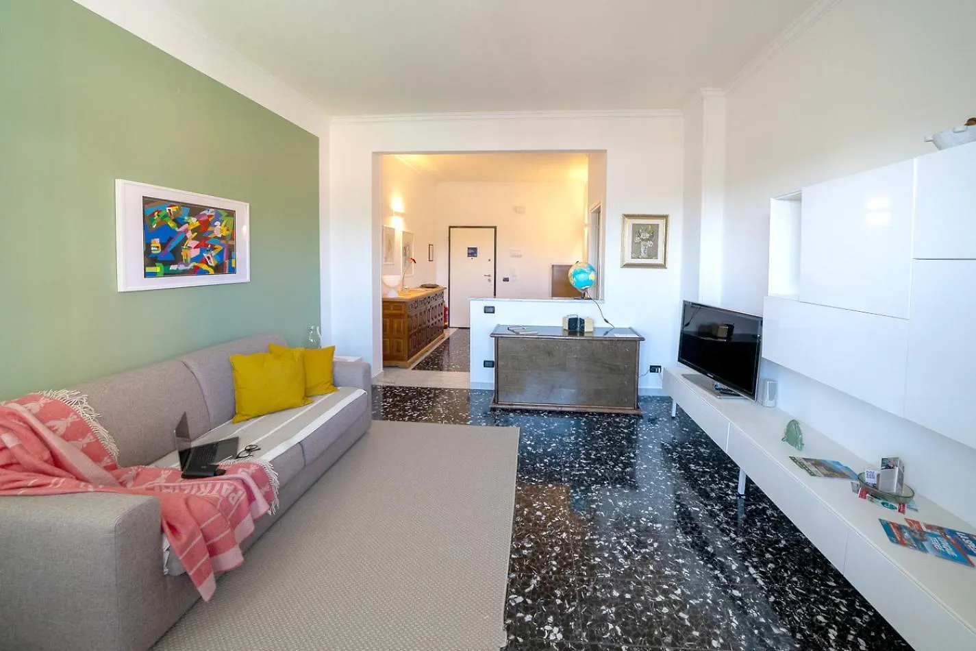 Apartment Appartamento Con Parcheggio Vicino Alla Stazione E Centro La Spezia